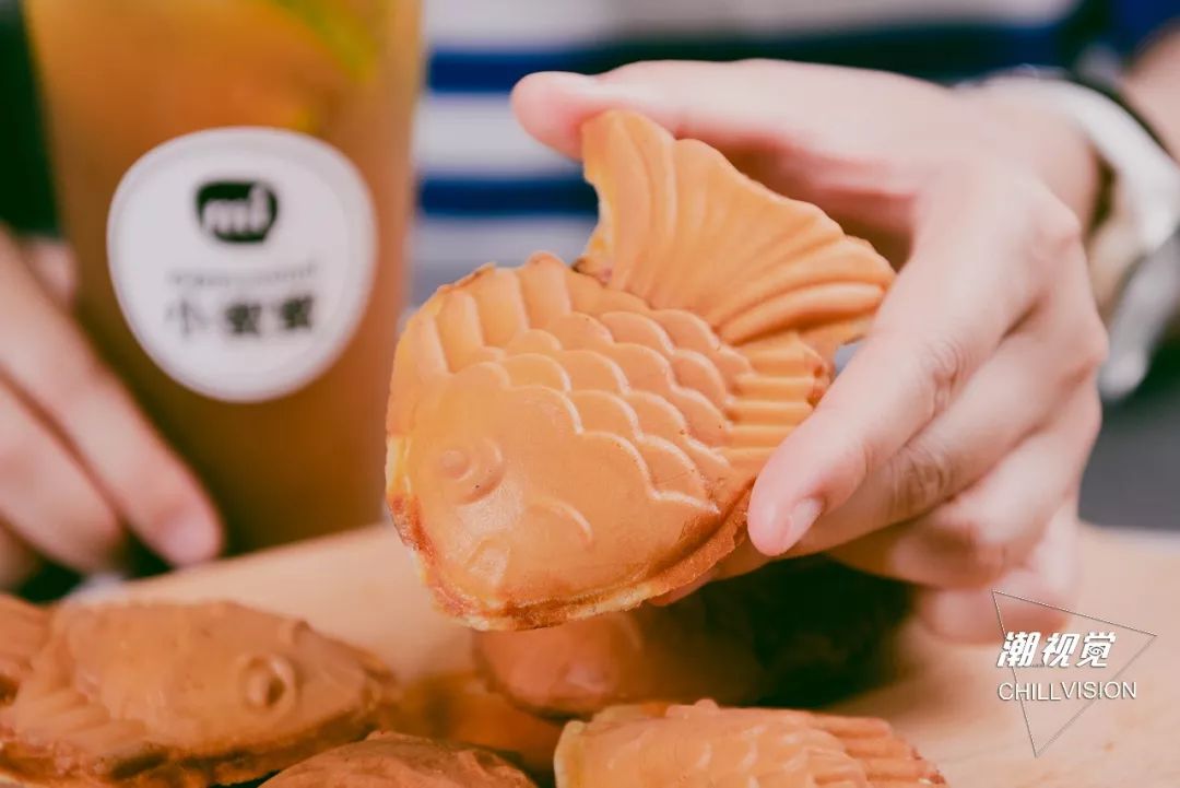 风靡全网『日式鲷鱼烧』&『辣味车轮饼』上线,犹豫5秒才敢下口!