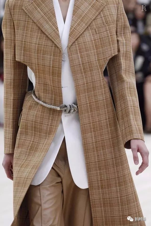 不正经设计服装异形门襟设计100例