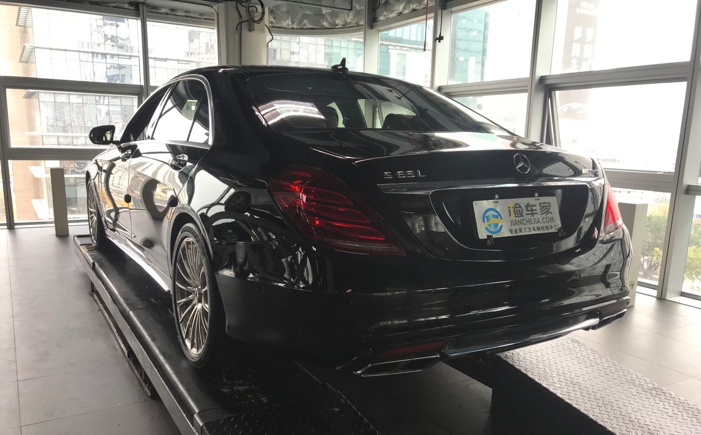 5年折价一半多的西装暴徒150万买台v12的amgs65l值得吗