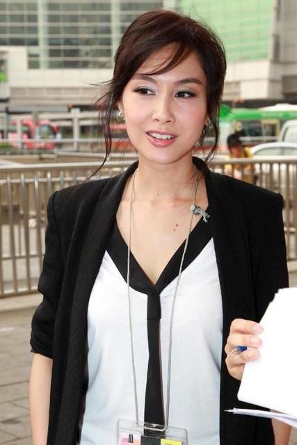 beyond的黄贯中就是好命娶到这样一个美若天仙的老婆
