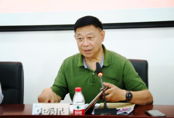 宋爱民指出,要发挥新闻媒体的监督作用,努力做到每条线索有结果;要