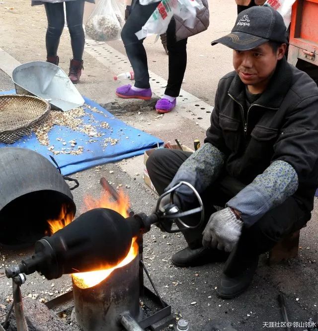 儿时味道爆米花,点点乡愁入梦来