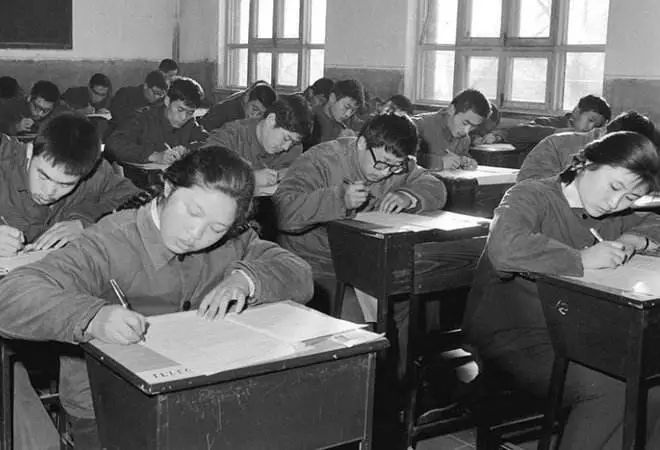 中国高考简史60年23亿份青春与梦想