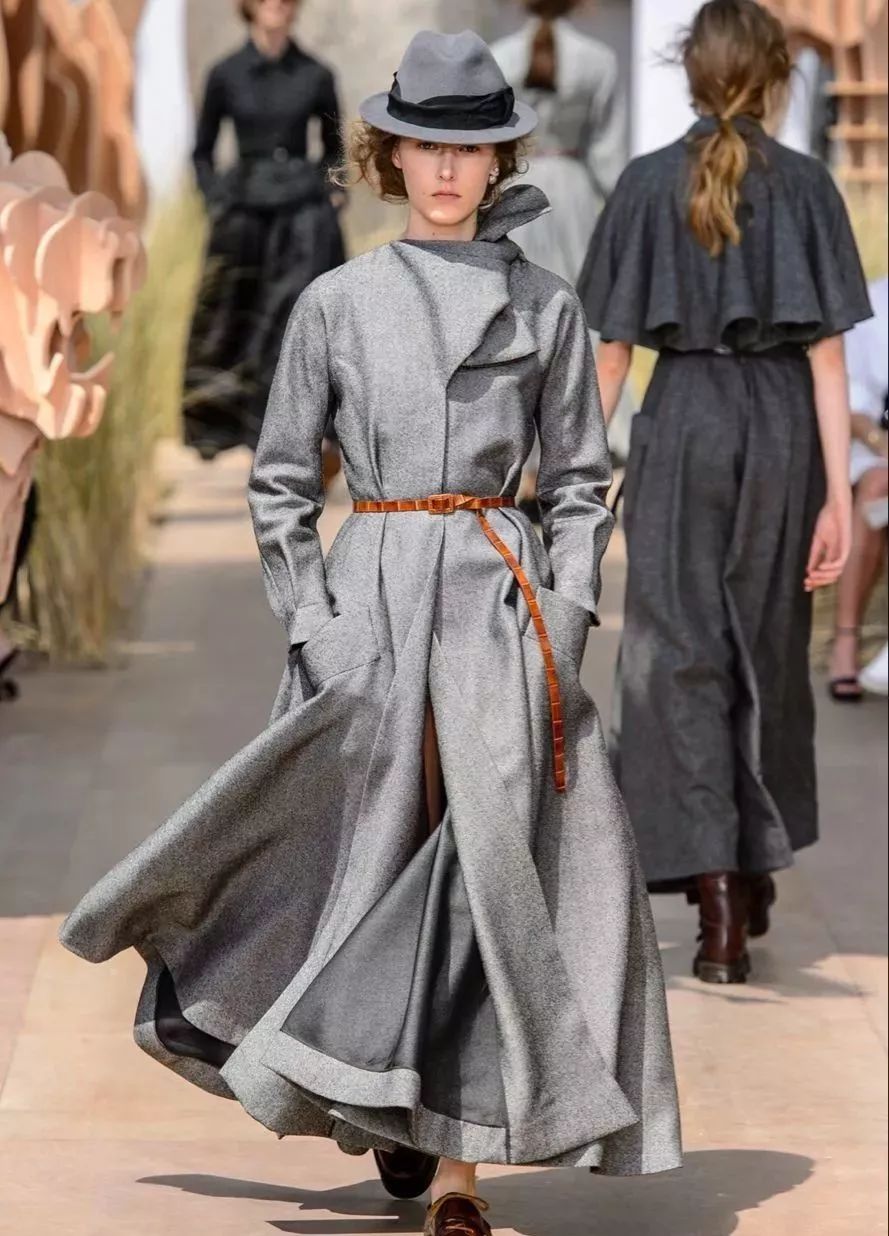 不正经设计服装异形门襟设计100例