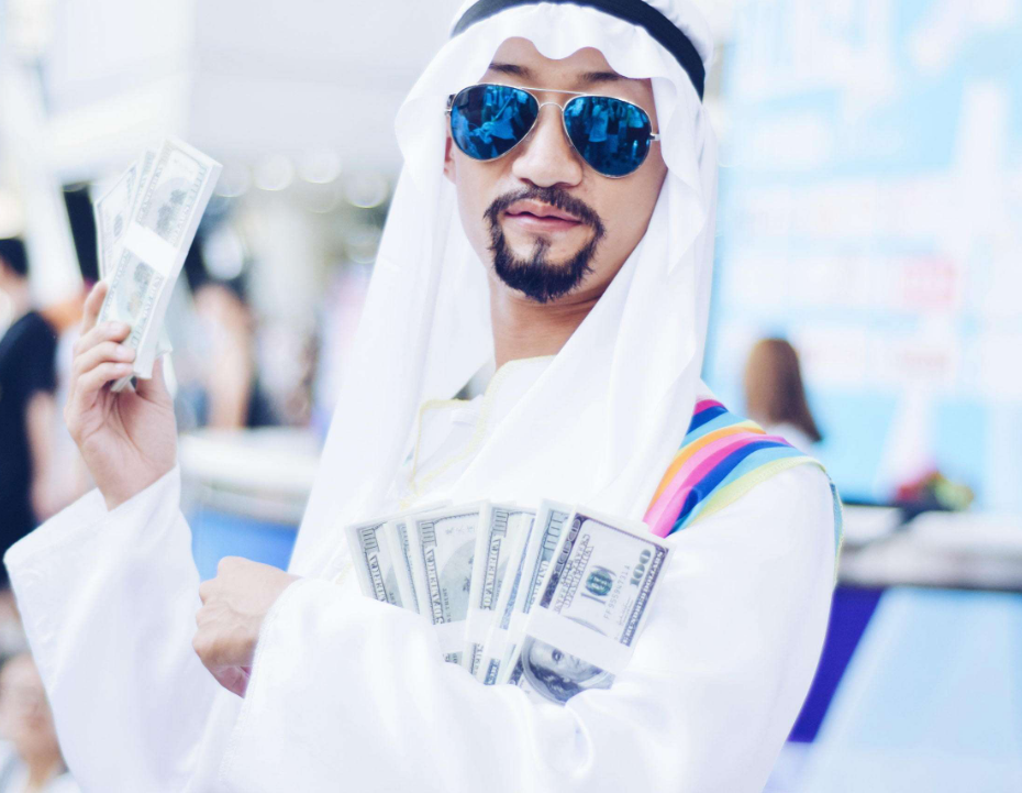 在富豪遍地的迪拜,穷人生活的都很好吗?真实情况令人心寒!