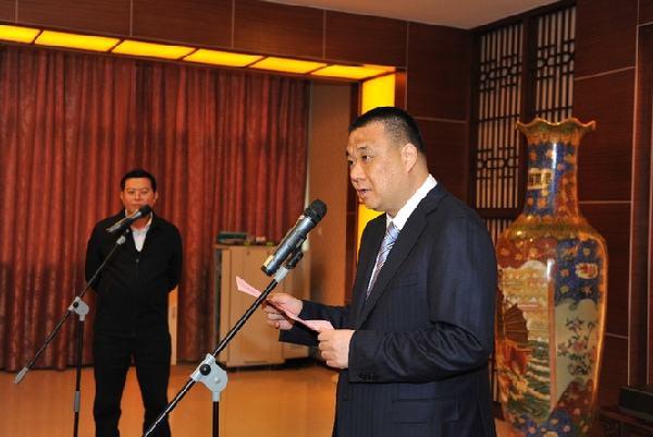 夫妻俩把中药店做到千亿,如今账上剩10亿,年内要还180亿_许德仕