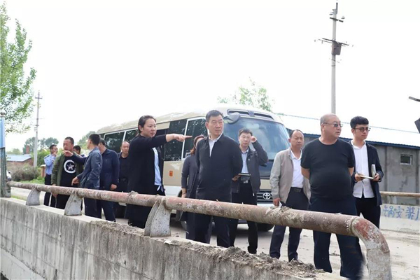 宝山区委书记周传来带队开展巡河检查工作