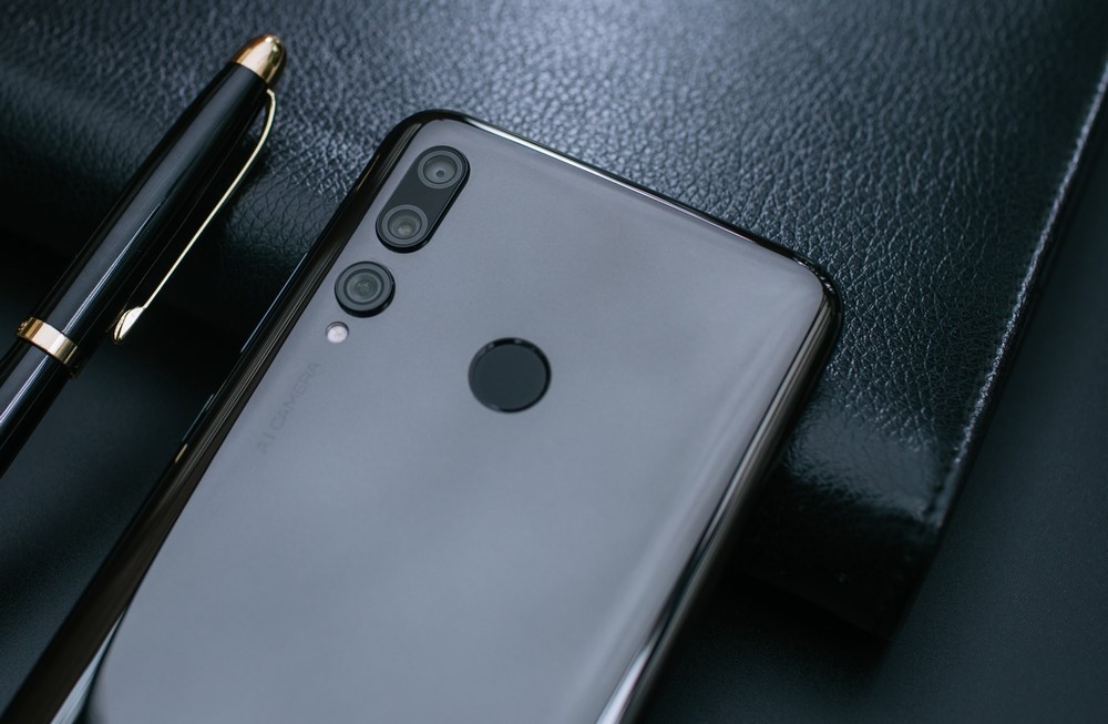 无畏前行视野全开,年轻人首选麦芒8评测