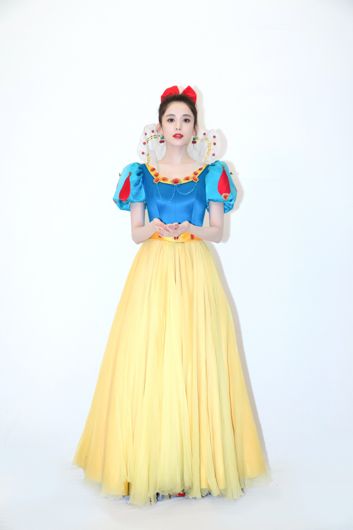 古力娜扎白雪公主装,甜美浪漫,呆萌可爱!