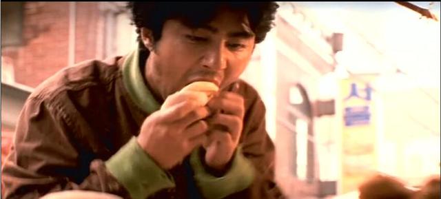 韩国经典黑色幽默电影《光复节特赦》,看了笑