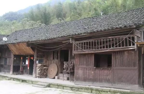 贵州赤水又发现一个300年的金丝楠木老宅