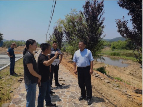 县委办,水利局,应急管理局,誓节镇,杨滩镇,四合乡相关负责人陪同检查.