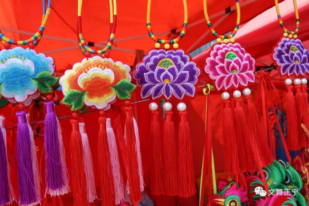 庆阳端午香包节开幕正宁香包多彩亮相