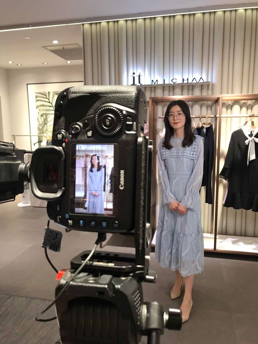 柜姐变博主解密银泰的100个李佳琦计划