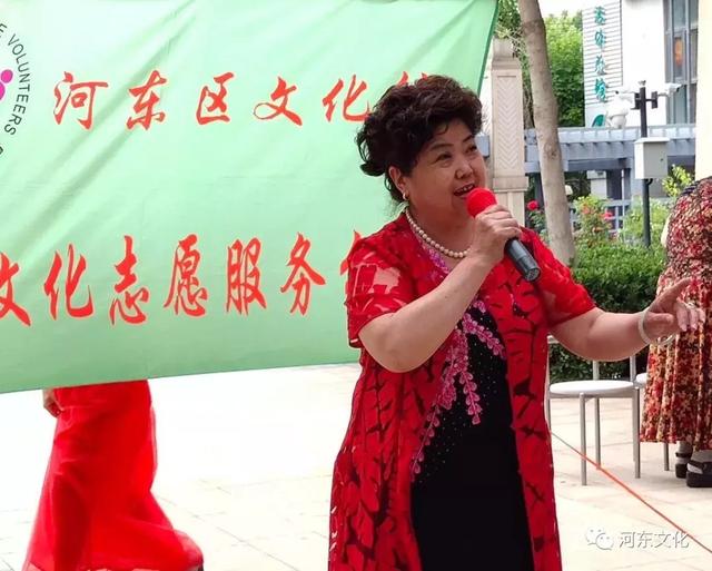 维云,王桂华,尚金凤,王英等东文评剧团演员们相继登台清唱了《夺印》