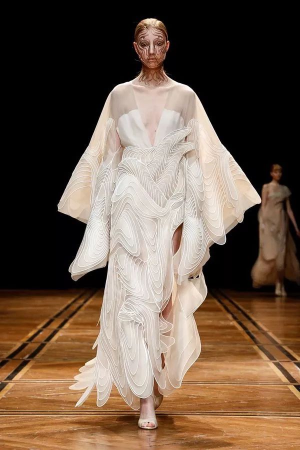 时装设计界的立体主义帅绝了