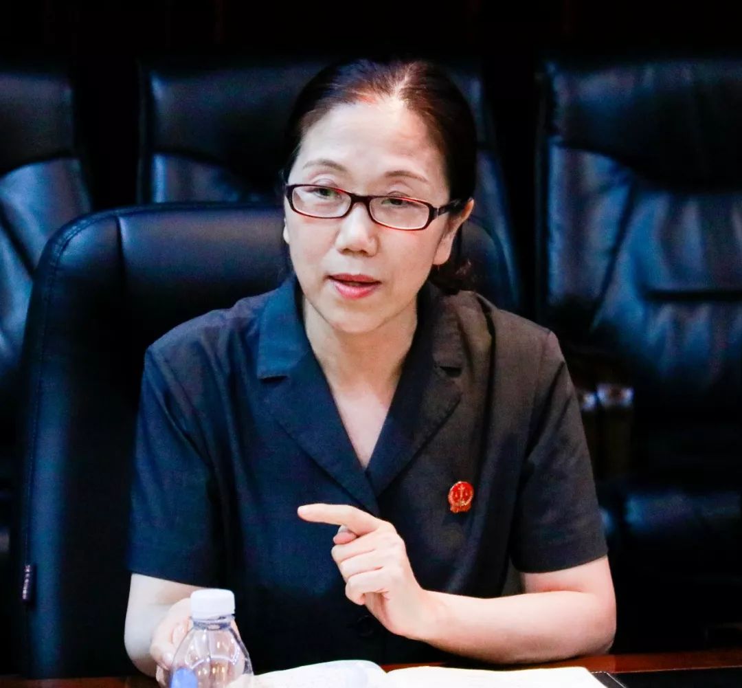 沈阳市中级人民法院民四庭庭长张素燕向与会人员介绍了市中级法院的