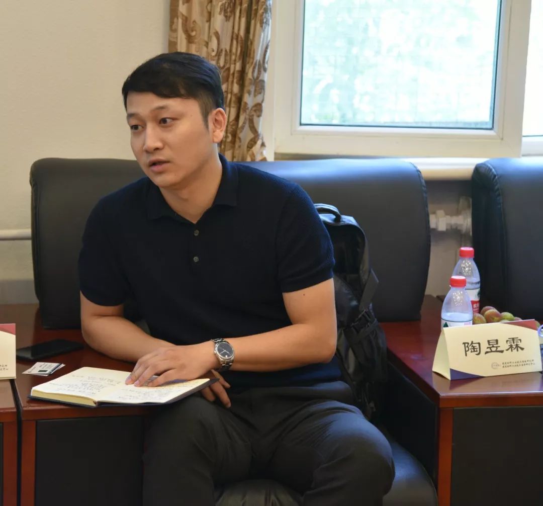 徐所长首先对袁国亮局长,牛书军主任,张建国总经理一行的到来表示热烈