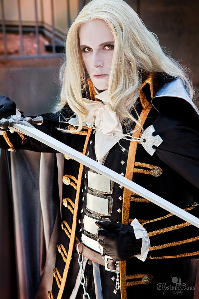 来自美国的coser扮演恶魔城角色阿鲁卡多很有几分还原度