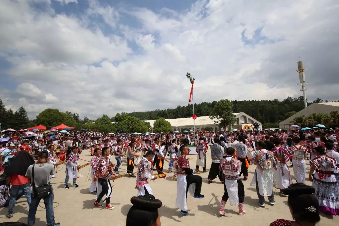 精彩回顧2018雲南苗族花山節全程直播視頻雲南衛視七彩雲