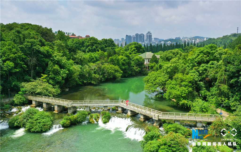 鸟瞰城市绿肺贵阳花溪公园