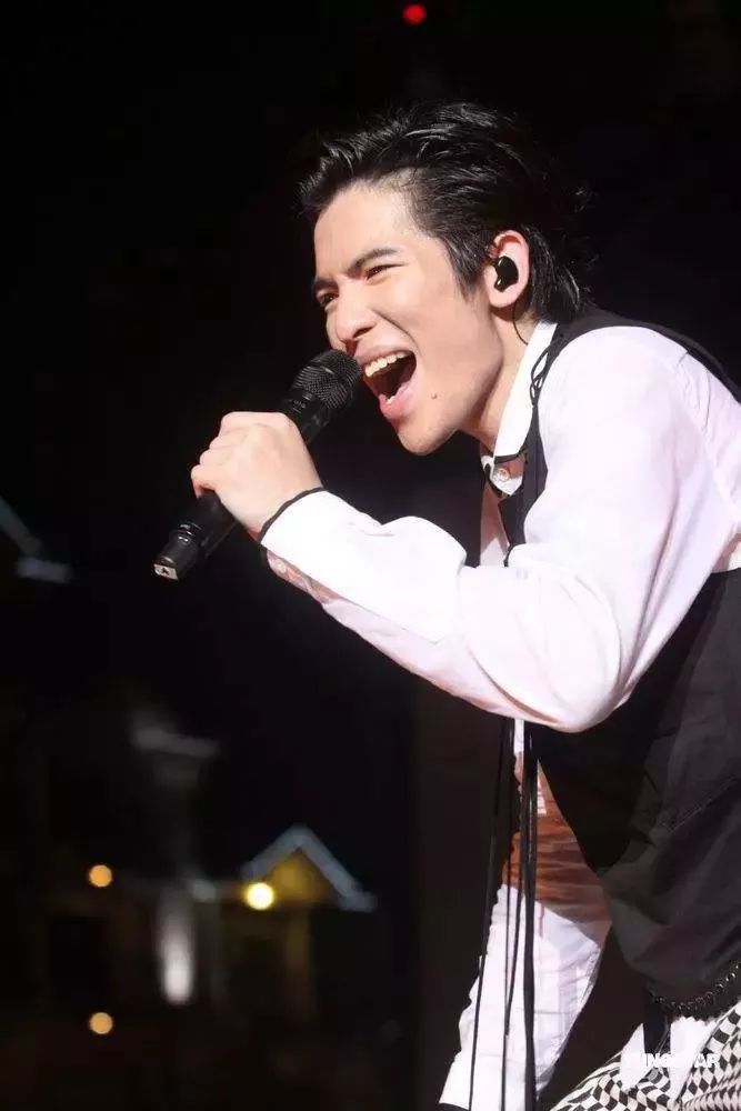 萧敬腾恋情实锤?