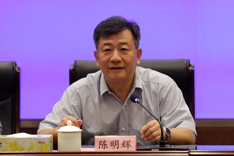 江门市中心医院人员受到了市中院党组书记,院长陈明辉,党组副书记,副