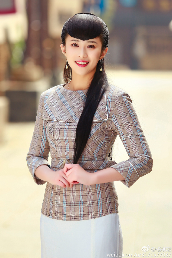 杨幂周洁琼杨棋珺沈月实力诠释有颜不惧死亡刘海