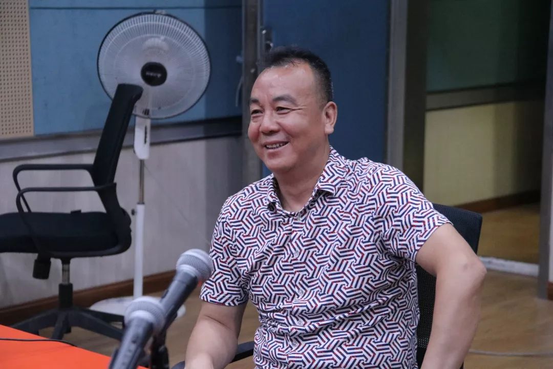 孟金平"我太崇拜陈仁义老师,他在我眼里就像神一样,我站在他跟前就像