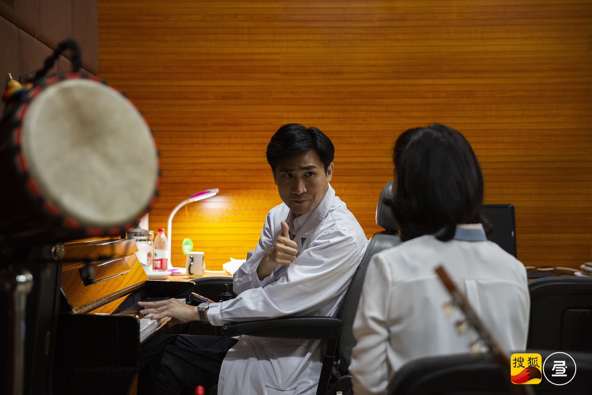 轮椅上的康复治疗师生活以痛吻我而我报之以歌极昼视觉