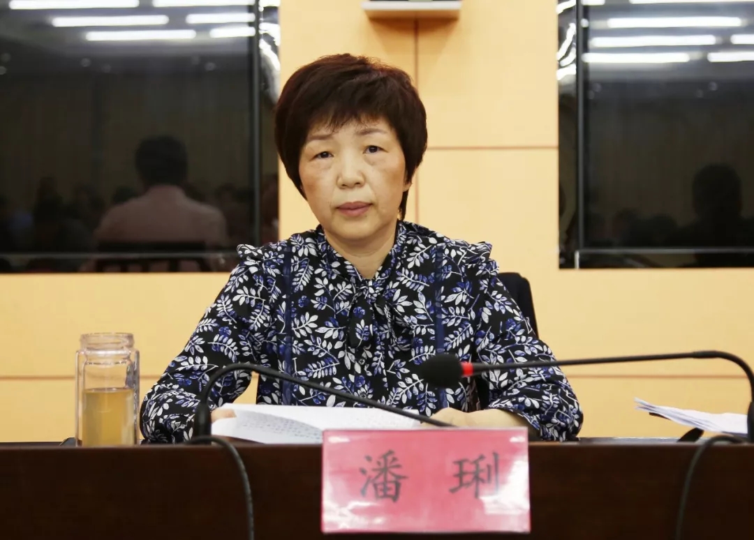 潘琍出席横峰县2019年棚户区改造三期项目签约启动大会