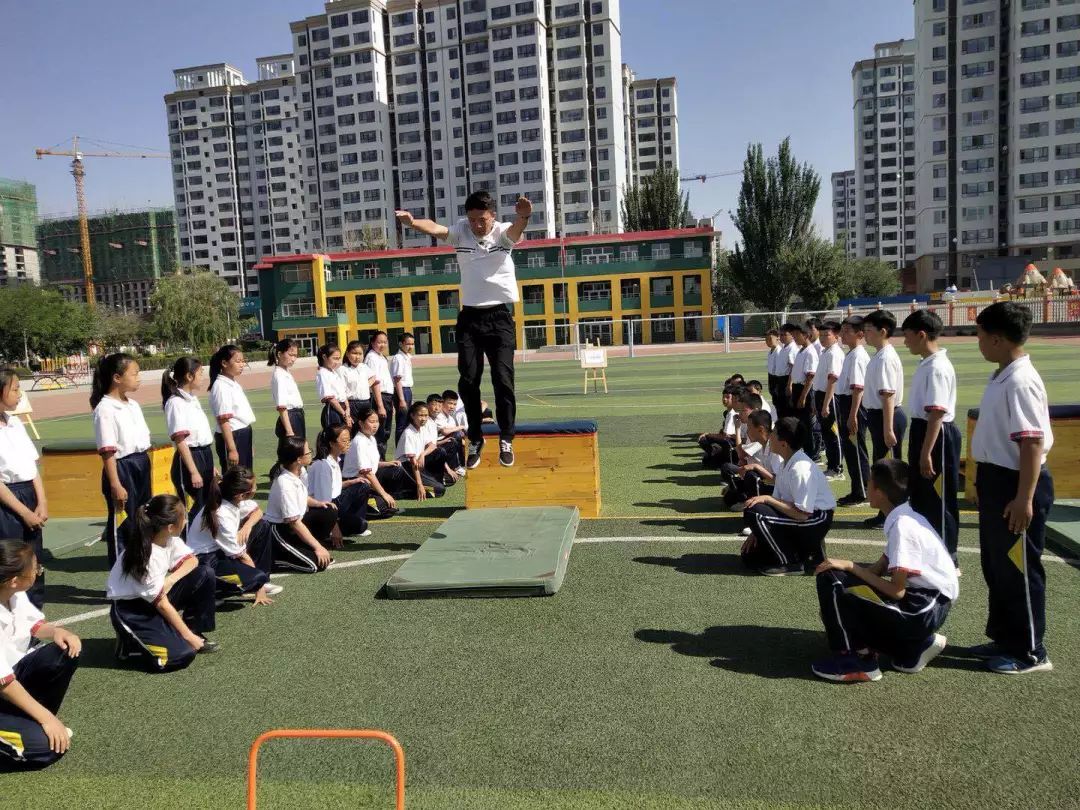 【教研·课改】铁二中课改进行时 · 东河区教研室深入环城路小学听