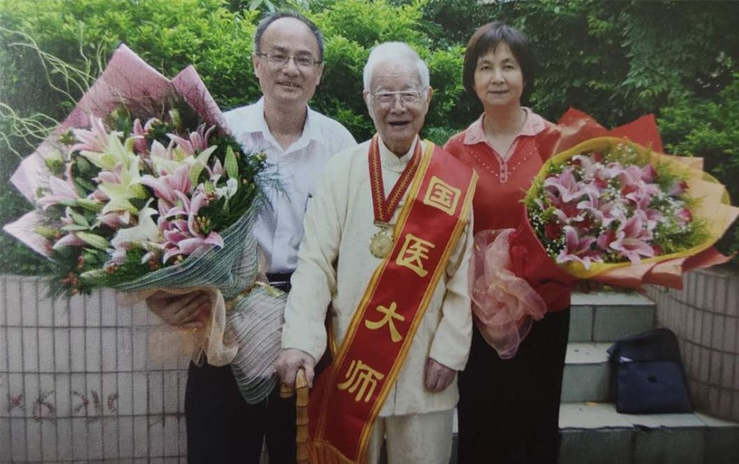 向邓铁涛学习邓中光父亲对中医药的发展抱着一个理想