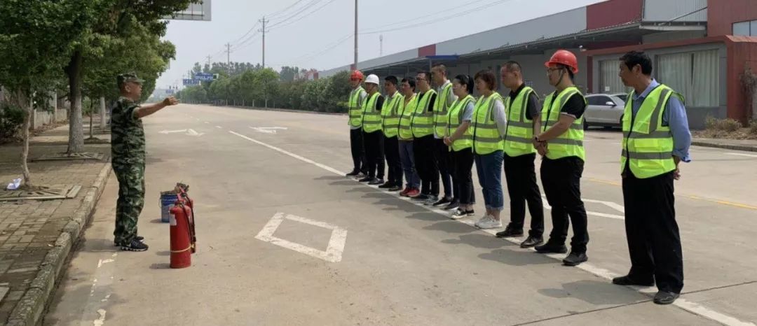 华东诚通党委书记严嘉海指出,希望全体职工一是要提高认识,从思想上