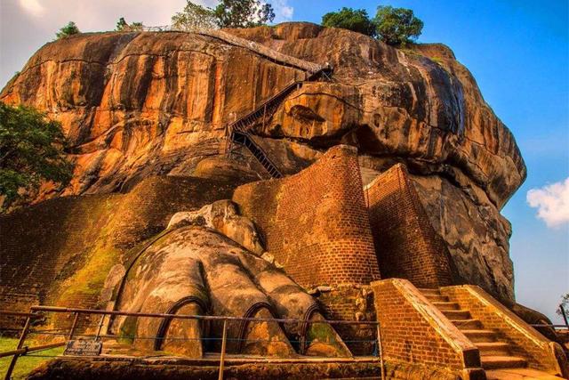 建在200米高空的庞大宫殿,埋藏在森林里,几个世纪无人知晓
