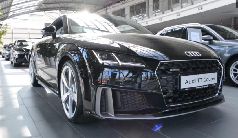 2019款美版奥迪tt到店实拍,中控大屏看起来更运动