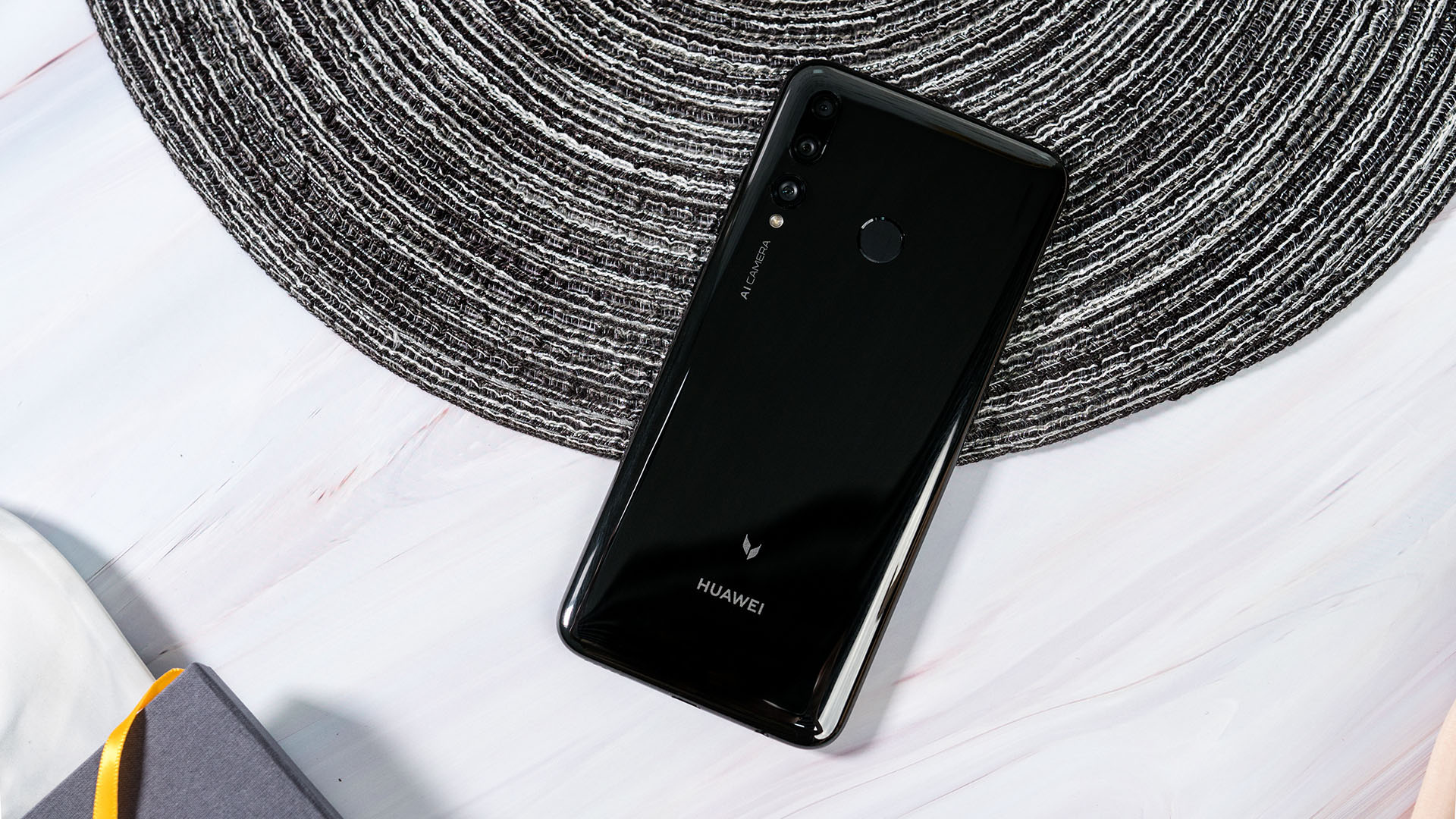 6.21英寸珍珠屏 ai三摄视野全开:华为麦芒8图赏