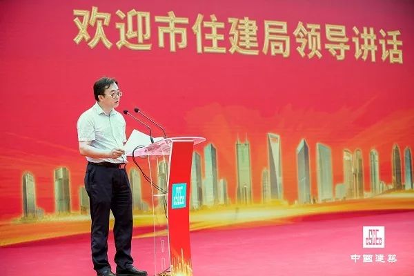 南山区副区长保长汉表示,要把各项安全生产工作做深,做细,做实,一是要