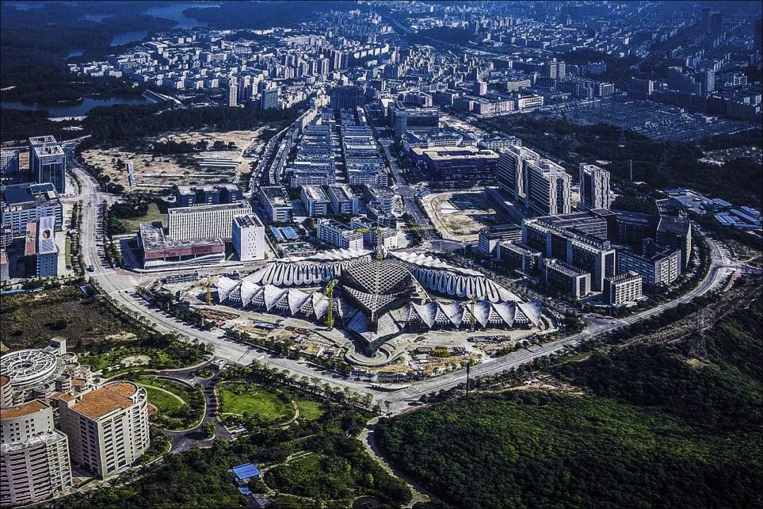 示范点从服装生产基地筹建于2003年位于深圳市龙华区大浪时尚小镇