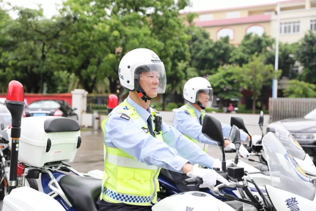 阳江市交警冯修羽图片