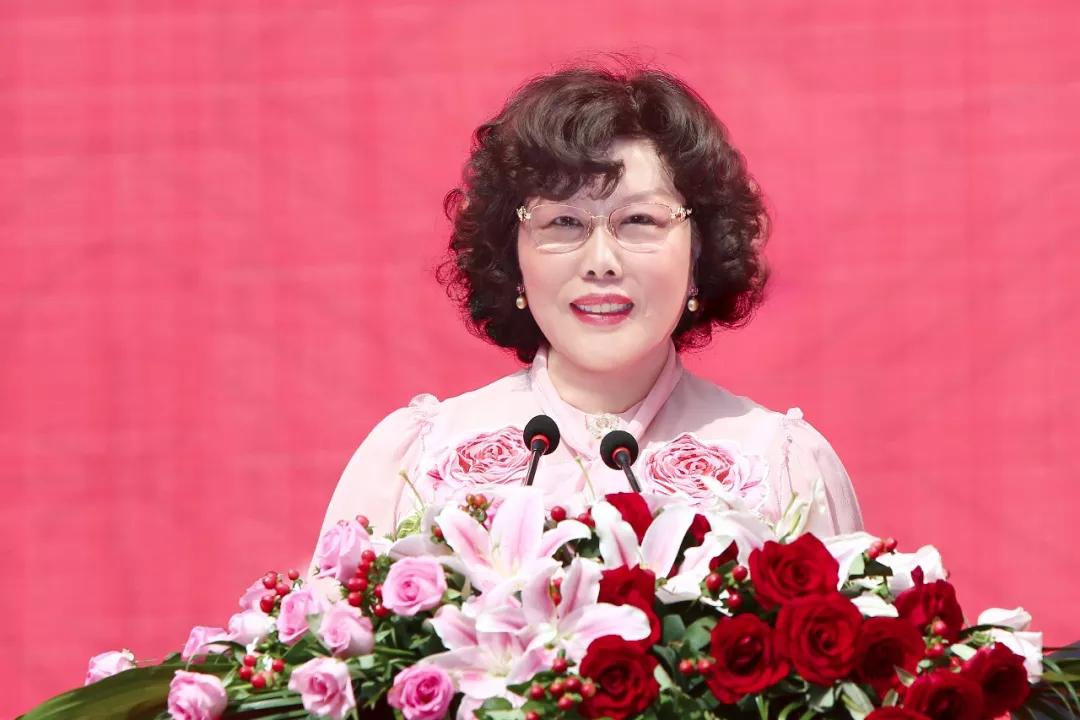 陈爱莲出席万丰航空小镇落成开园 全球万丰将士共襄盛会