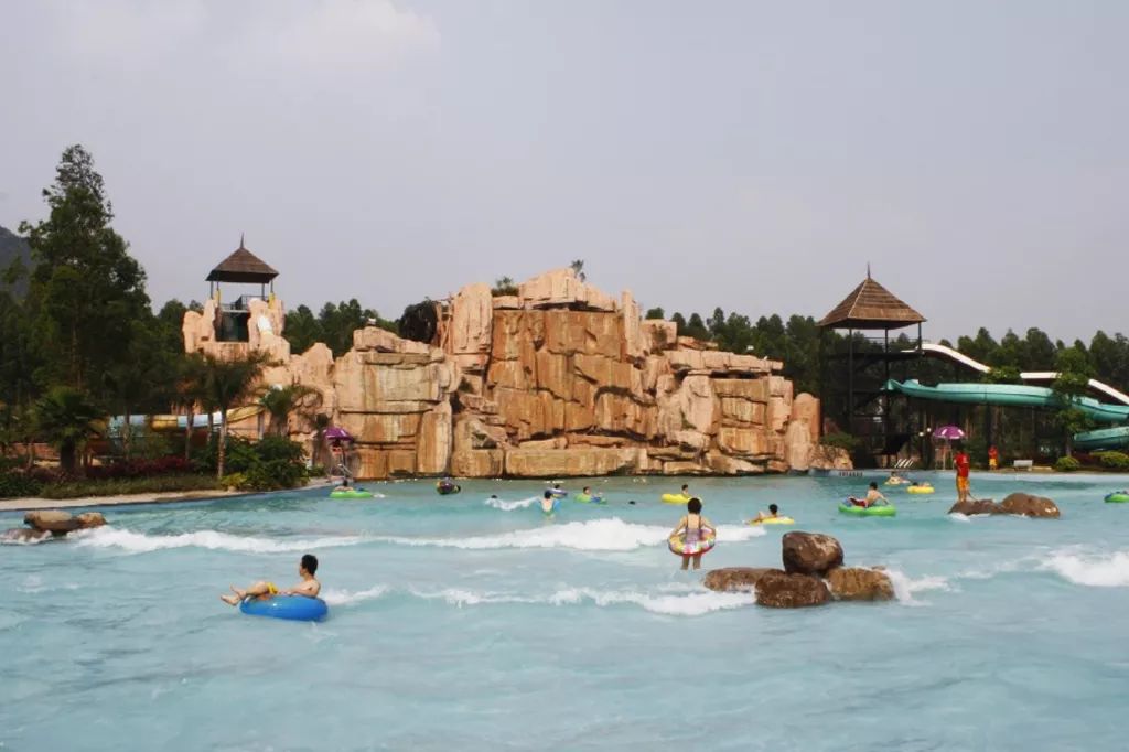 激情冲浪大型水上项目山水泳池169元秒黄腾峡山水乐园1大1小门票