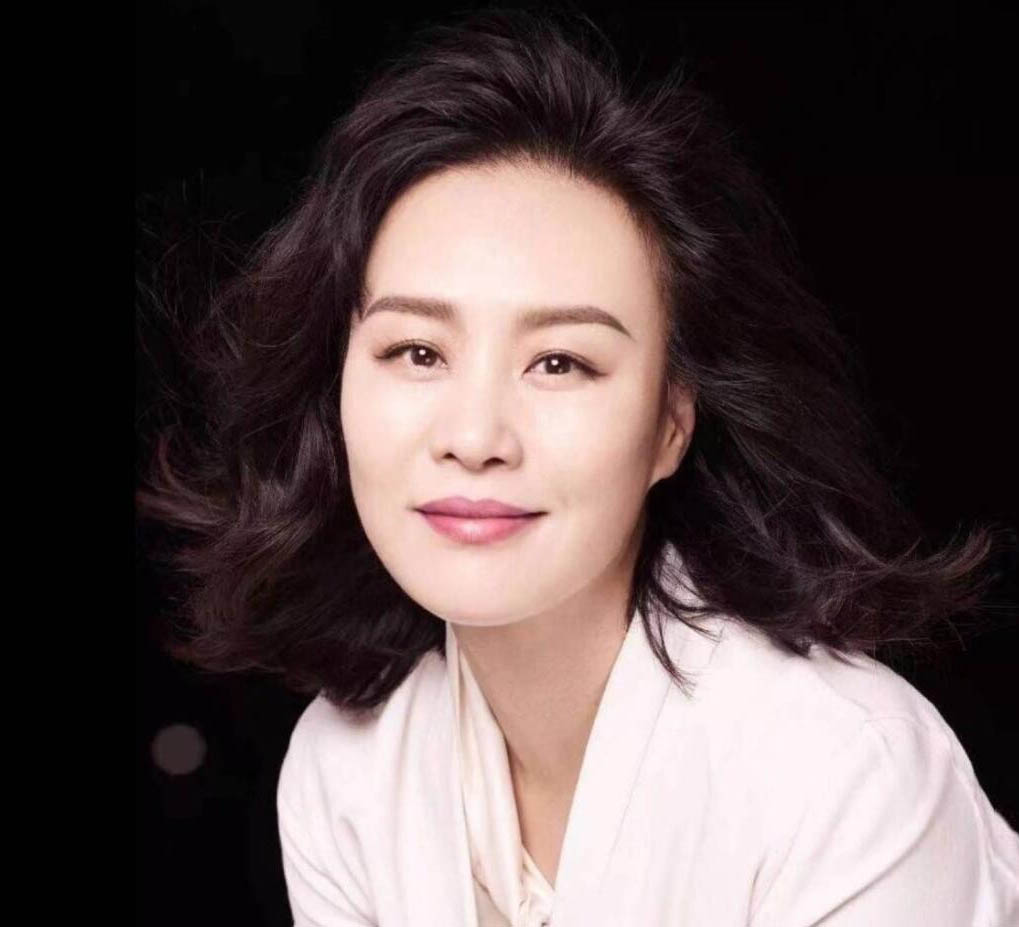 50岁的女人要根据脸型选发型这四款短发提升气质还显年轻洋气