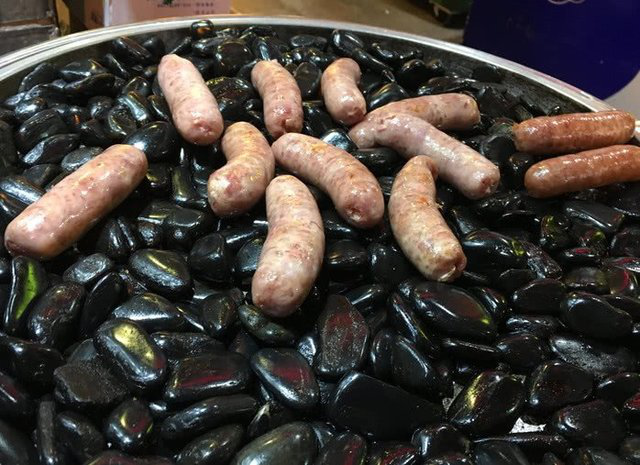 原创鹅卵石果然是个宝加热到330度可以瞬间煮沸一锅鱼