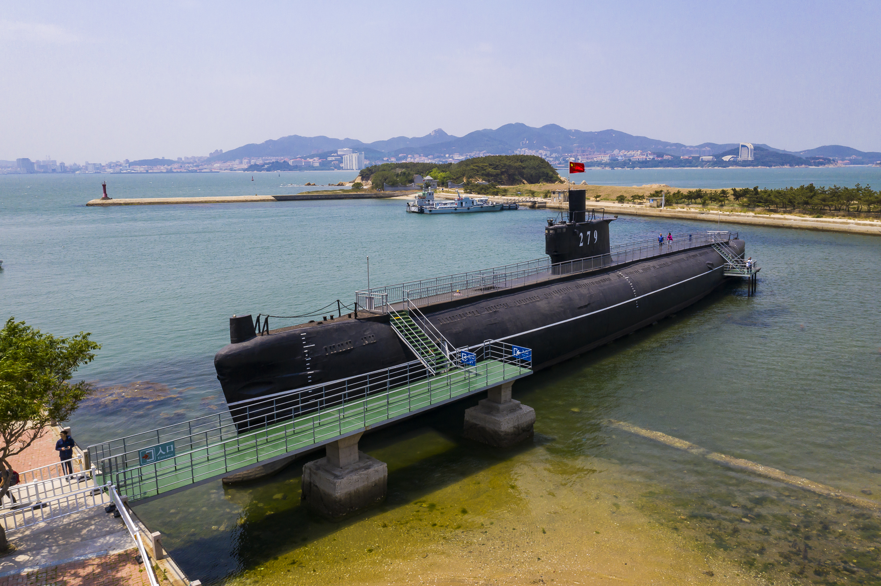 279号潜艇觅食的海鸥礁石险峻的北山刘公岛夕阳【刘公岛美食】在