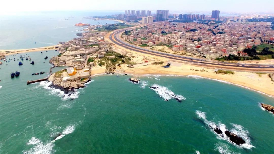 单幅红塔湾旅游公路作者/颜华杰石狮生态环境