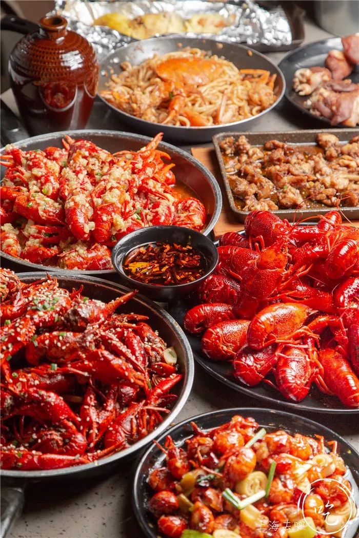 开9年排9年月销几十万吨的武汉小龙虾传奇开到魔都了