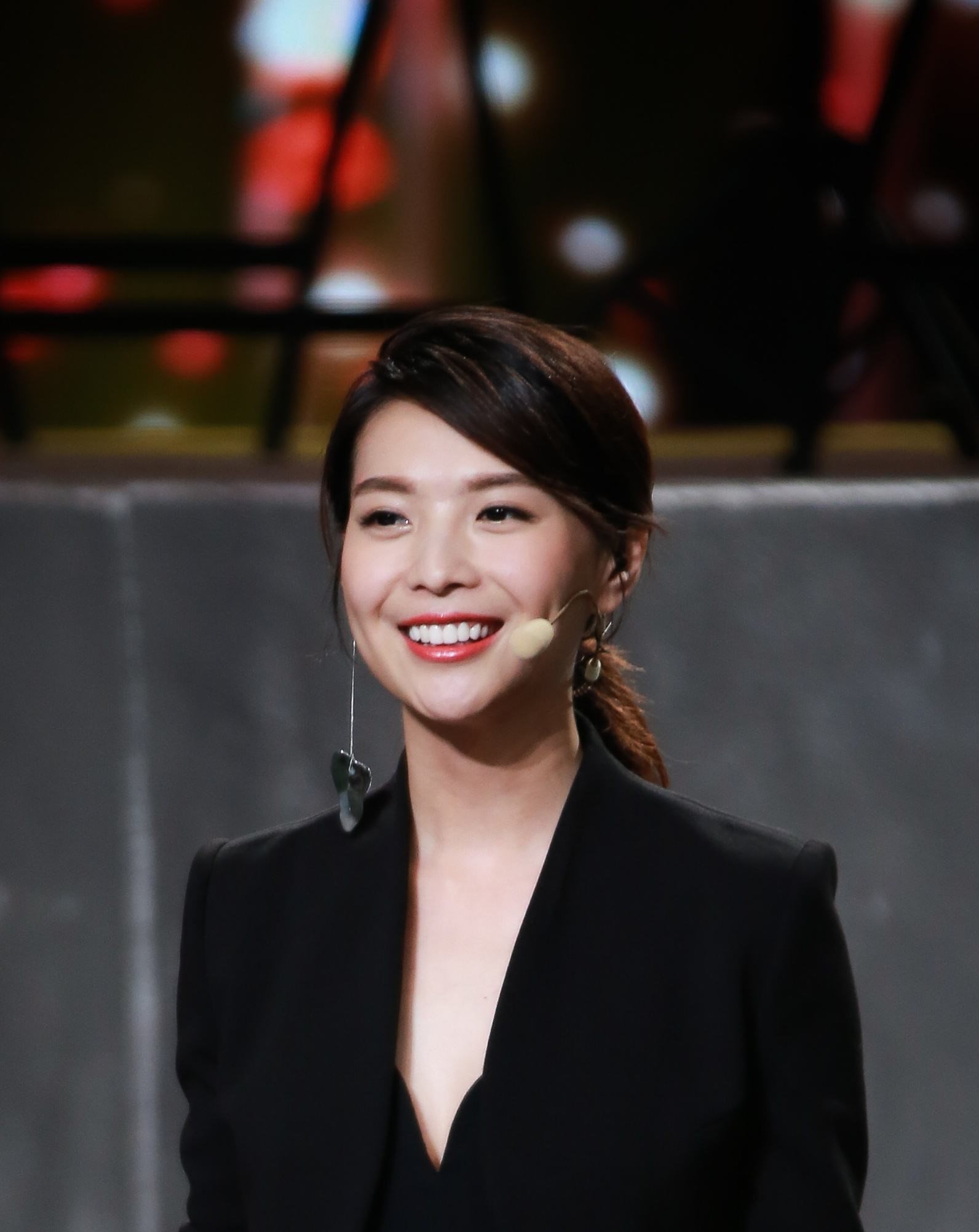 主持人栗坤创业,她做的这些令人刮目相看!