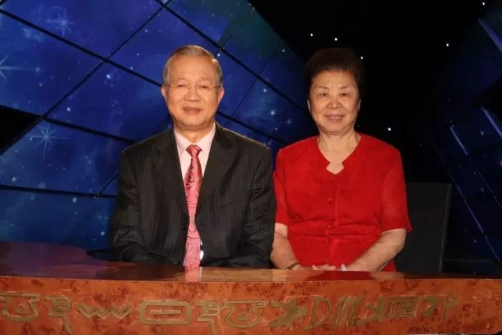 曾仕强教授夫人来看望孩子们