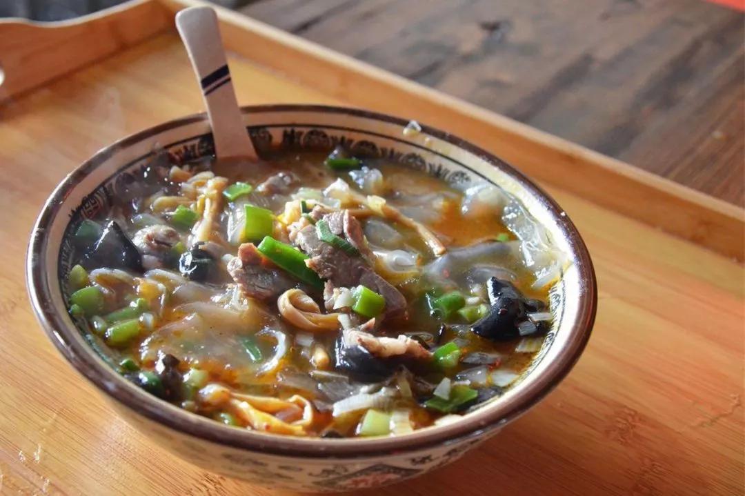 河南禹州的粉条焖子羊肉汤